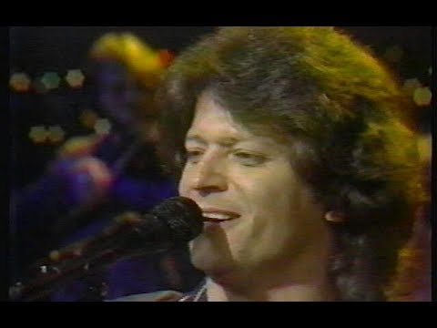 How Could I Love Her So Much - Johnny Rodriguez - Live