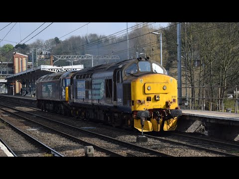 DRS 37425 powers through Ipswich dragging 57003 working 0L57 - 15/4/19