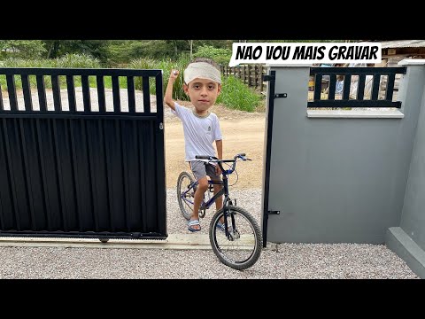 MINI SUBSCRIBER CAME TO MY HOUSE TO TELL ME HOW THE ACCIDENT HAPPENED AND THAT HE NO LONGER LIVES...