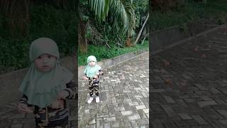 Download lagu Diajak joging malah singgah ngumpulin bunga mp3