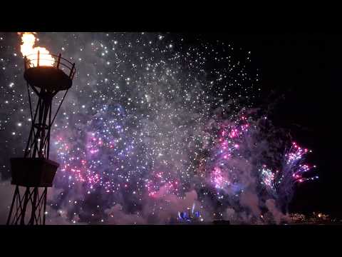 IllumiNations: Reflections of Earth "Peace on Earth" Holiday Tag - Epcot 2017