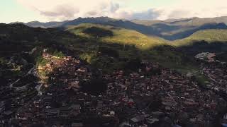 preview picture of video 'This is a Chinese ethnic village. They live on the hillside.'
