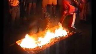 preview picture of video 'Fire Walkers of Kandy'