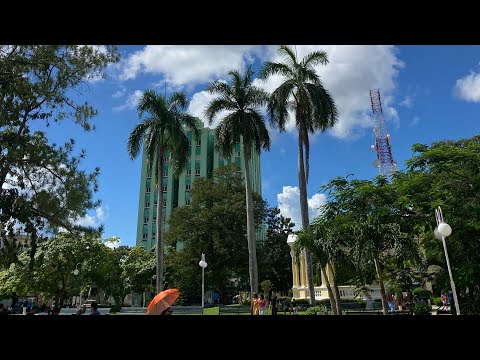 En vivo desde el parque Vidal de Santa Clara en el centro de Cuba.