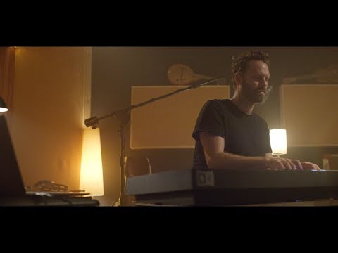 Dustin O'Halloran performs “An Ending, A Beginning” on KOMPLETE KONTROL S88 | Native Instruments