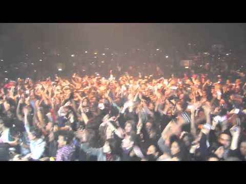 Dj Jairo chauffe le Zénith au concert de Fanny J le 26 décembre.mp4