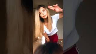 子供を引き連れているギャルの乳揺れ