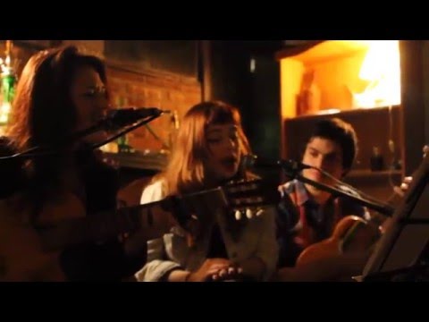 Agustina Cuello, Julia Sicca & Nacho Loza - Mandolín (Gustavo Pena, "El Príncipe")