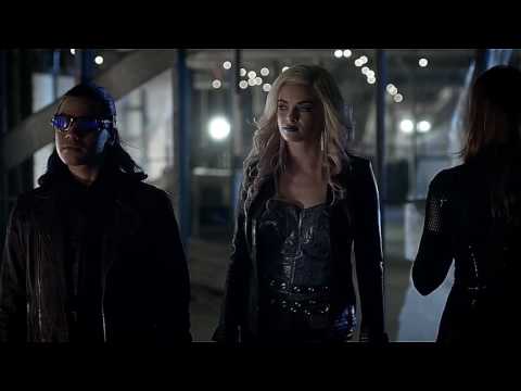 The flash 2x22 vibe and caitlin vs black siren