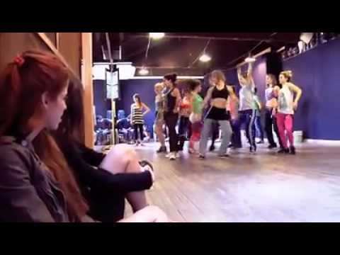 Detras de camaras ''Peligrosamente Bellas" Violett