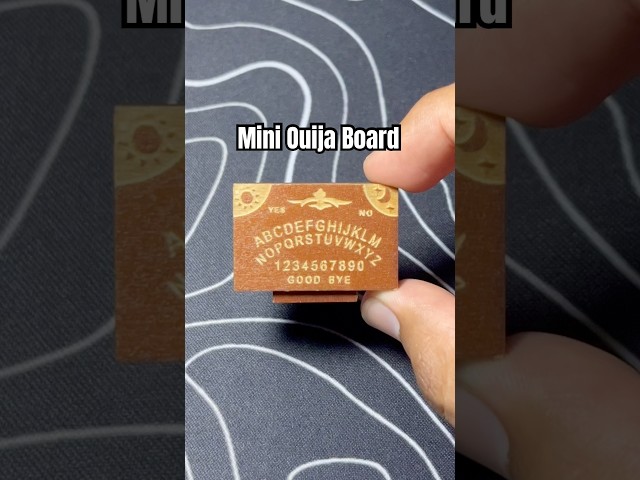 Vídeo relacionado con De Tablero Ouija En Miniatura - Juego En Miniatura De Madera con Planchette, De Mesa Vintage, para Reuniones Familiares Y Veladas Sociales, Planchette De De Comunicaci