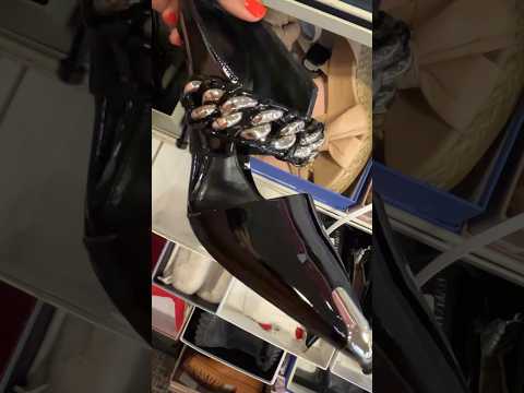 Comprando sapatos na Neiman Marcus Last Call