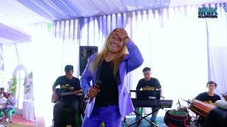 Download lagu Live TUMARIMA IINK KURNIA mp3