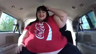 Ssbbw Juicy Jackie jumping in the car