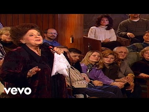 Bill & Gloria Gaither - There's Something About a Mountain [Live] ft. Vestal Goodman