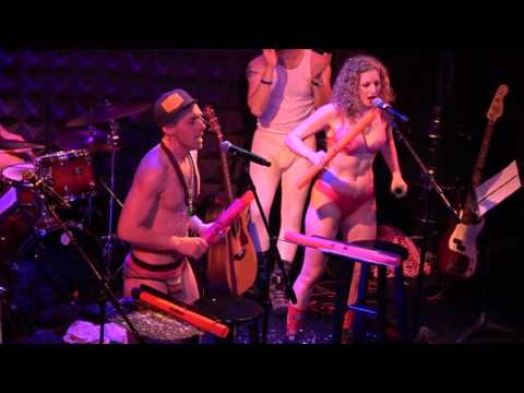 The Skivvies - Do You Hear The Little Drummer Boy Got The Beat