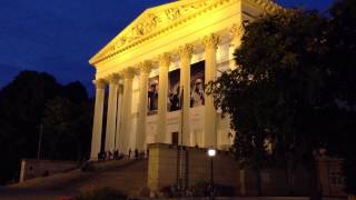 preview picture of video 'Nemzeti Múzeum - Múzeumkert - kivilágítva éjjel - Budapest'