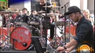 Download lagu Cher Lloyd - Sirens on Today Show 5/27 (Buy Sorry I'm Late on iTunes) mp3 Download lagu Cher Lloyd - Sirens on Today Show 5/27 (Buy Sorry I'm Late on iTunes) mp3