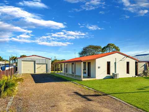 73 Drummond Street, Urangan, QLD 4655, 2 slaapkamers, 1 badkamers, House