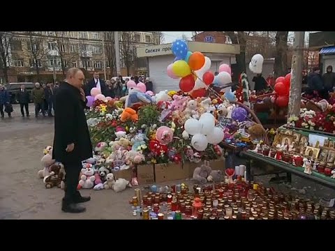 بوتين يزور موقع حريق اندلع بمركز تجاري ويهاجم "الاستهتار"