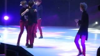 GOT7 Fanmeet in Manila - Youngjae get hits with fireworks