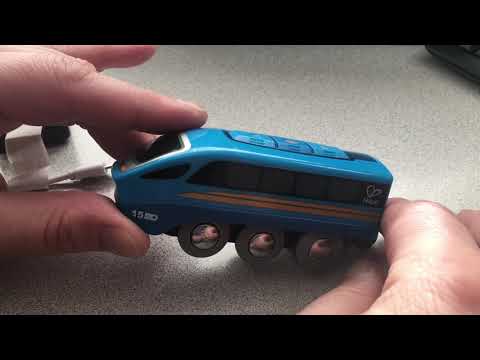 How to charge Hape Engine E3726