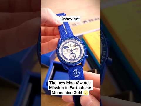 Unboxing the new Swatch x Omega MoonSwatch Mission to Earthphase Moonshine Gold 🌝 #fratello #watches