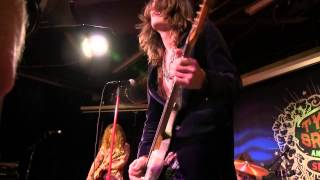 Tyler Bryant & the Shakedown Weak And Weeping