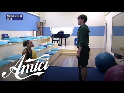 Amici 23 - Petit e lo sport con Marisol