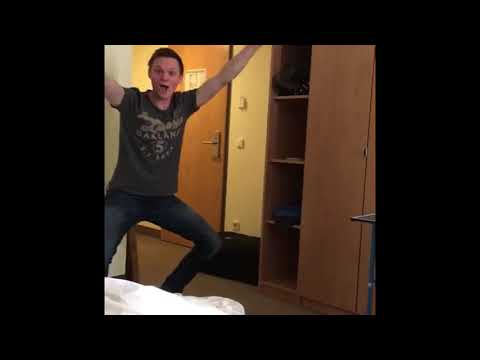 TTR 2.133: How to play table tennis in a hotel 🏓😃