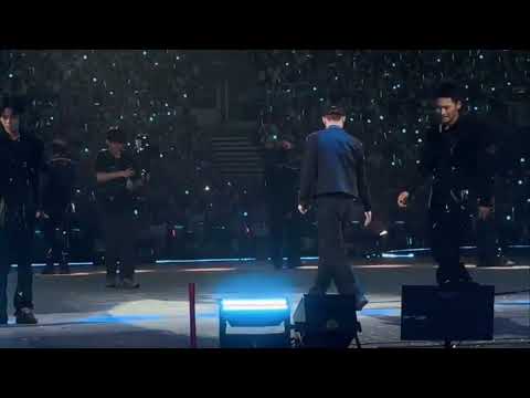 LAY performs "HISTORY + GROWL" at Grandline 5 in Chengdu day 2 