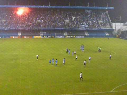 Emelec 3 - Manta 3, Salta el Bombillo a la cancha y primer gol, tomado desde la preferencia