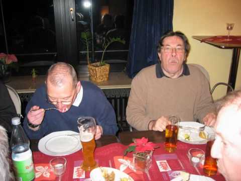 Heringsessen der Boule Truppe