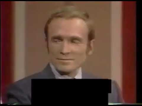 Noël Coward quickly making mincemeat of Dick Cavett.