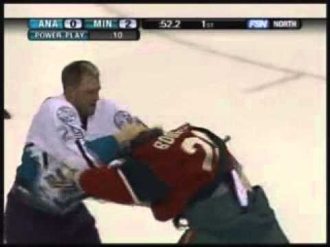 Todd Fedoruk vs Derek Boogaard