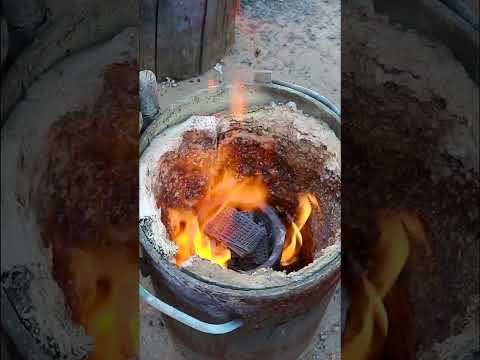 Melting a car battery - Received 10 kg of lead - Casting big lead cube