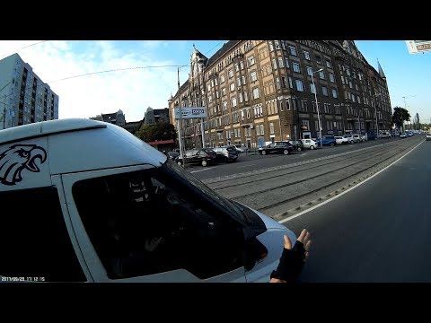 KHV-809 Sértődötten rámdudál - Gets offended and beeps