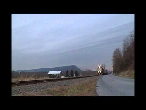 ShortShot: NS #6920 Veterans Unit SD60E on 11R