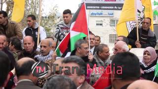 الخليل-وقفه تضامنيه مع الرئيس ابو مازن ورفضا للاجراءات العقوبيه التي تمارس ضد السلطه الفلسطينيه