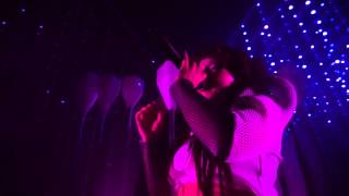 Purity Ring - Flood on the Floor - Live at the Manchester Cathedral