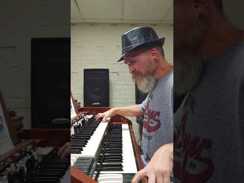 Me playing my 1959 Hammond C3 / Leslie 122 with Lynyrd Skynyrd's "Freebird"