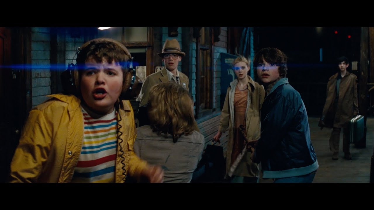 Super 8 (2011) Theatrical Trailer - YouTube