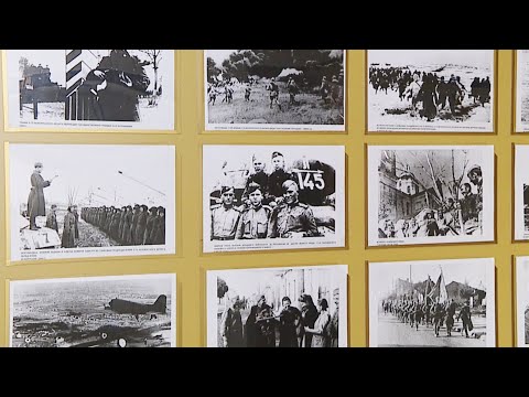 Фотоснимки военных лет представлены на выставке в Государственном архиве Гомельской области видео