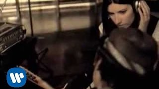 Laura Pausini - Primavera in anticipo [it is my song] feat. James Blunt (Official Video)