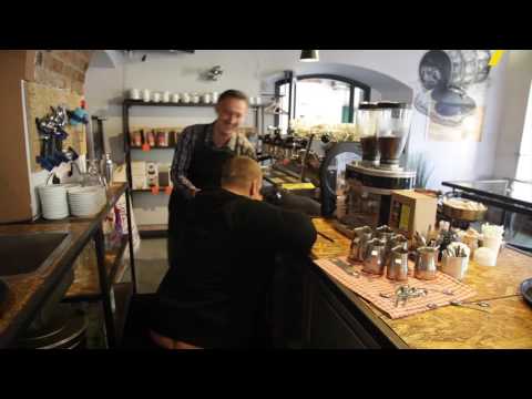 Baby Dooks otkrio što su pijane žene činile njegovim patuljcima [100posto SCENA]