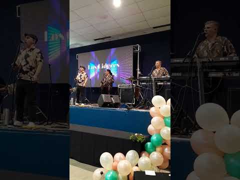 Mi universo paralelo-un auto azul LOS LIDERES