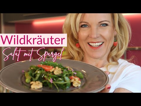 Wildkräutersalat mit Erdbeeren und grünem Spargel I Essen gegen Entzündungen
