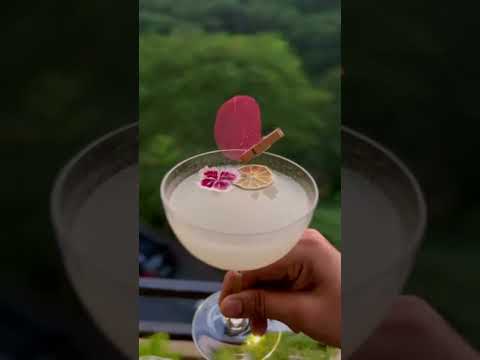 Lindos almoços e drinques de tirar o fôlego no @kakaporestaurant🌆🍷Detalhes na caixa de comentários