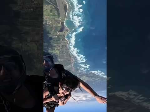 Skydiving in Hawaii ✅ off my bucket list 🪂💥 #bucketlist #skydiving #hawaii #travel #viral