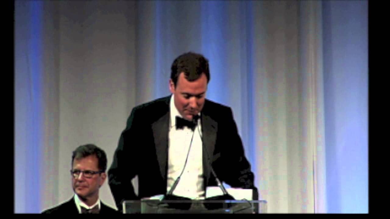 David Battle accepts his 2013 Outstanding Young Alumni Award